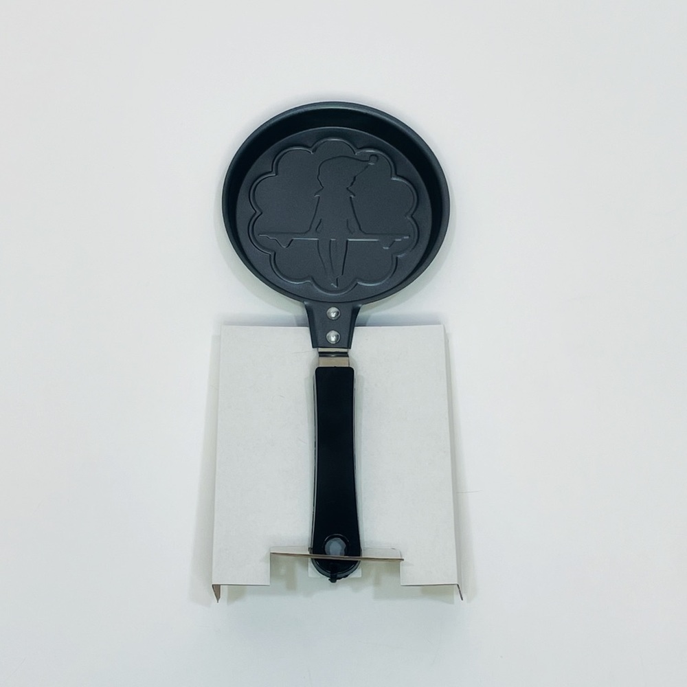 Frankford Elf On The Shelf Round Shaped Pancake Skillet/ Pan -NEW